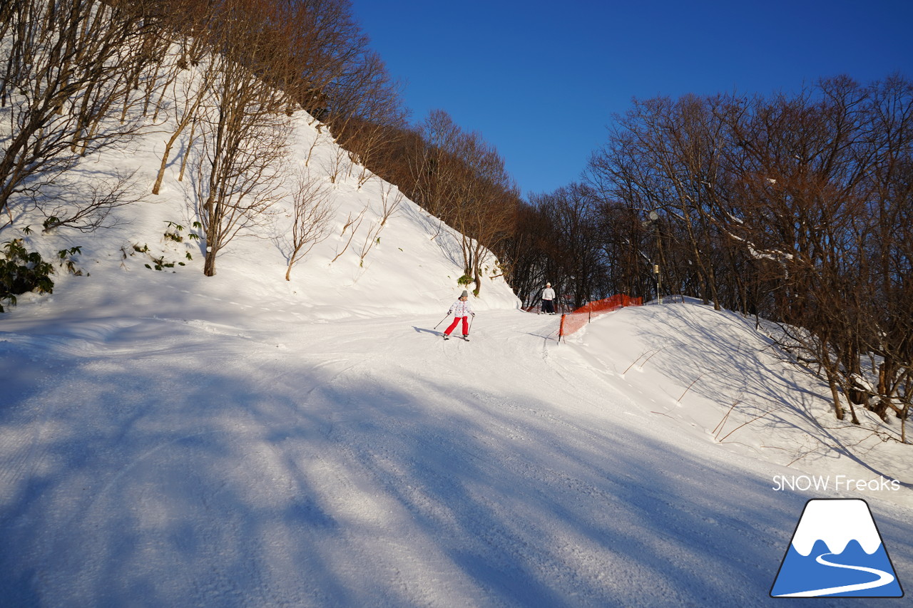 小平町望洋台スキー場 絶景！日本海に沈む夕日を楽しみながら、優雅に、のんびり滑りましょう♪